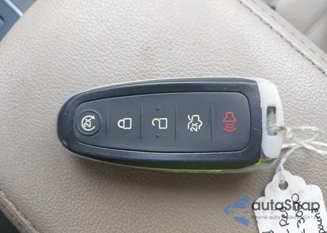 2017 Ford Escape Titanium z USA, uszkodzony, nr VIN 1FMCU0J96HUE29464